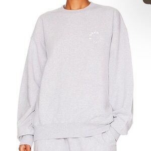Monday Sweatshirt Crew Neck in Heather Grey
7 Days Active. Only worn 3 times